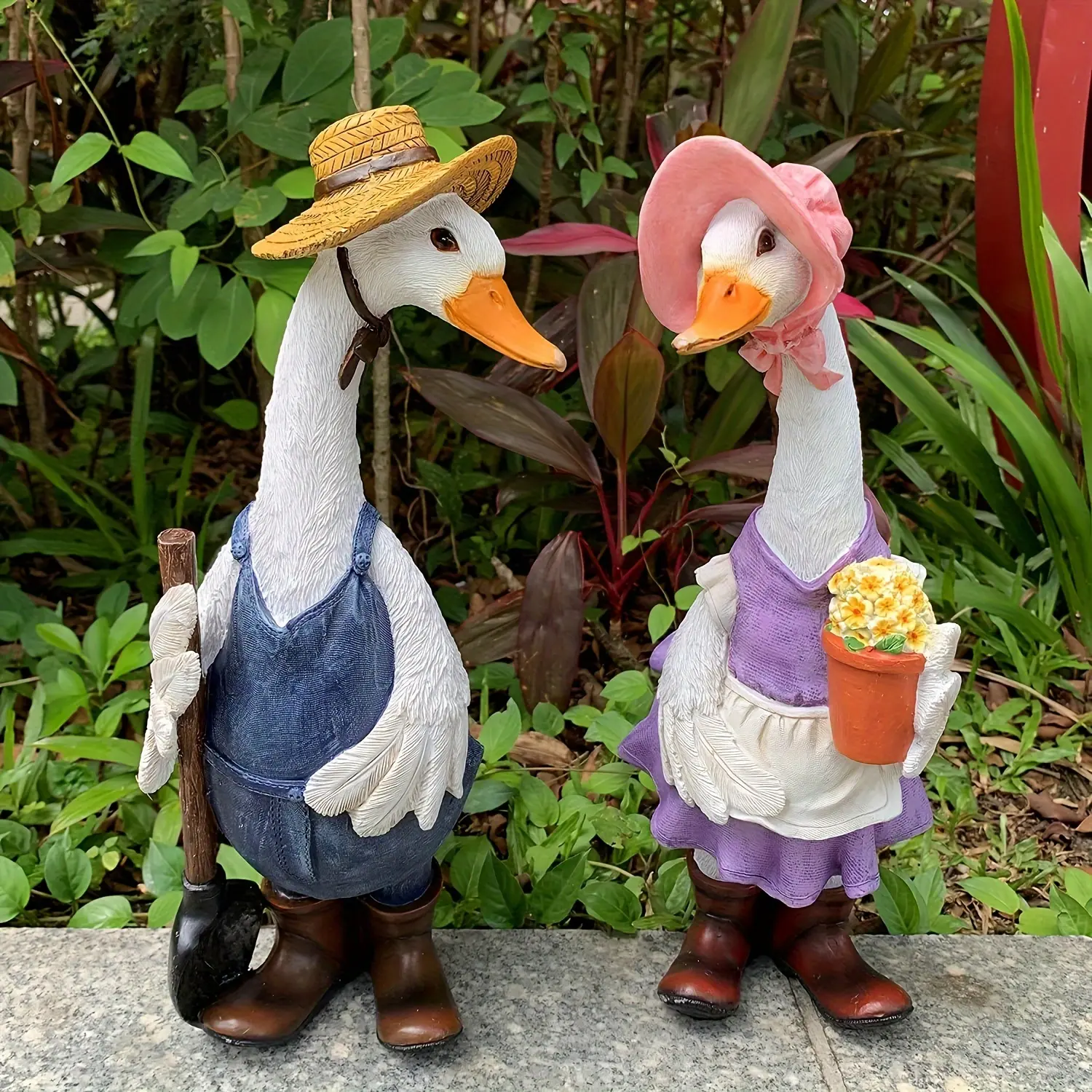 1pc Cartoon Duck Statue In Rural Style, Simulated Animal Resin Handicraft Ornaments, Suitable For Home And Living Room Decoration, Outdoor Garden And Balcony Decoration, Thanksgiving, Christmas Holiday Gifts