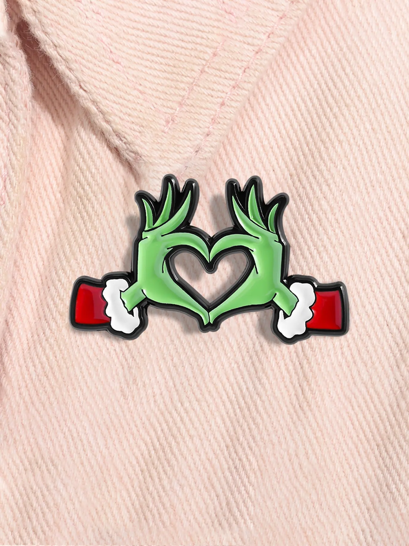 The Grinch Enamel Pin Green Monster Heart Hands Christmas Metal Brooch Lapel Backpack Badge Fashion Jewelry Accessories Gift for Friends Durable Metal Pins Alloy Brooch Pin Fashion Accessory