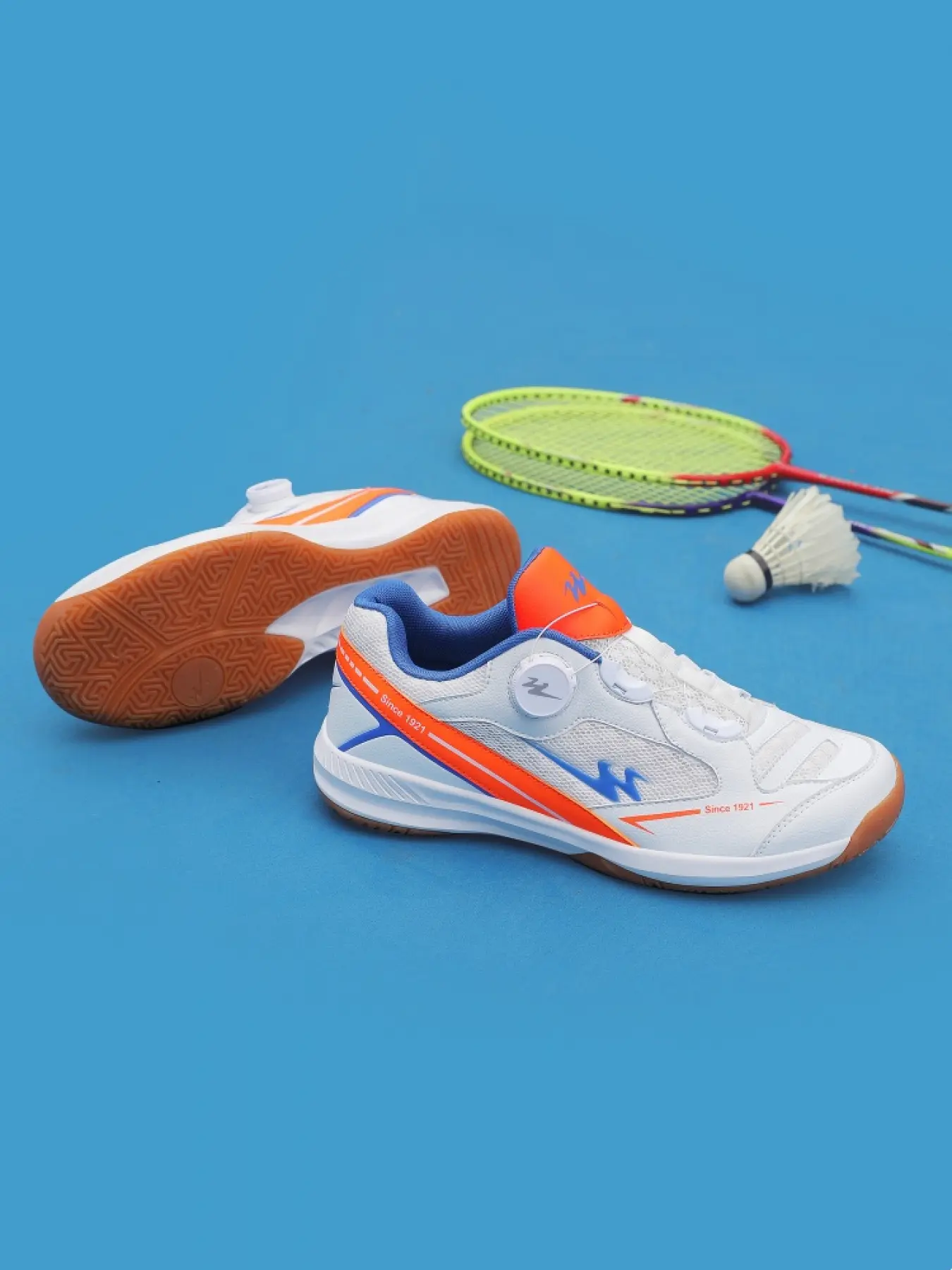 1 pair of unisex sports shoes with rotating buckles| Fashion Convenient Style | Breathable & Heat-Dissipating + Quick Stop & Start + Light Bounce | Badminton/Ping Pong Play, Pro Boots with Both Style & Practicality for TA on Anniversary Athletic Shoes