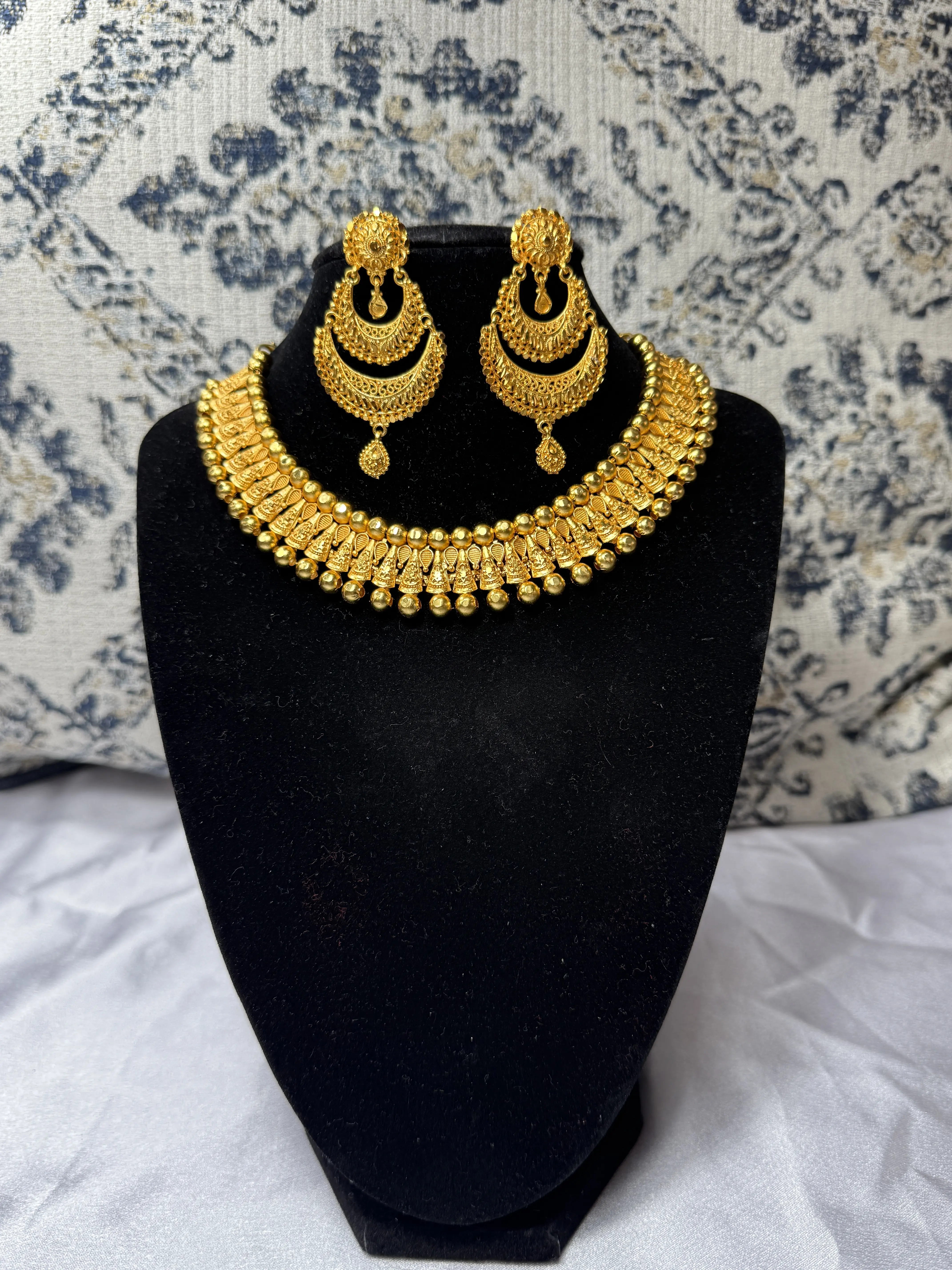 Gold Plated Necklace with earrings Gold Plated Necklace with earrings