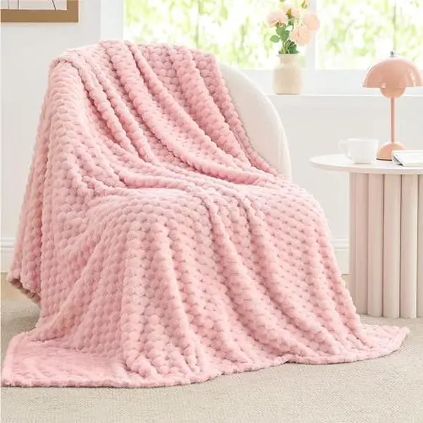 BEDELITE Fleece Blanket - 3D Jacquard Decorative Pink Throw Blankets for Women's Couch & Bed, Soft and Cozy Warm Plush Fluffy Blanket, Perfect for Valentine, Suitable for All Seasons, 50x60 Inches