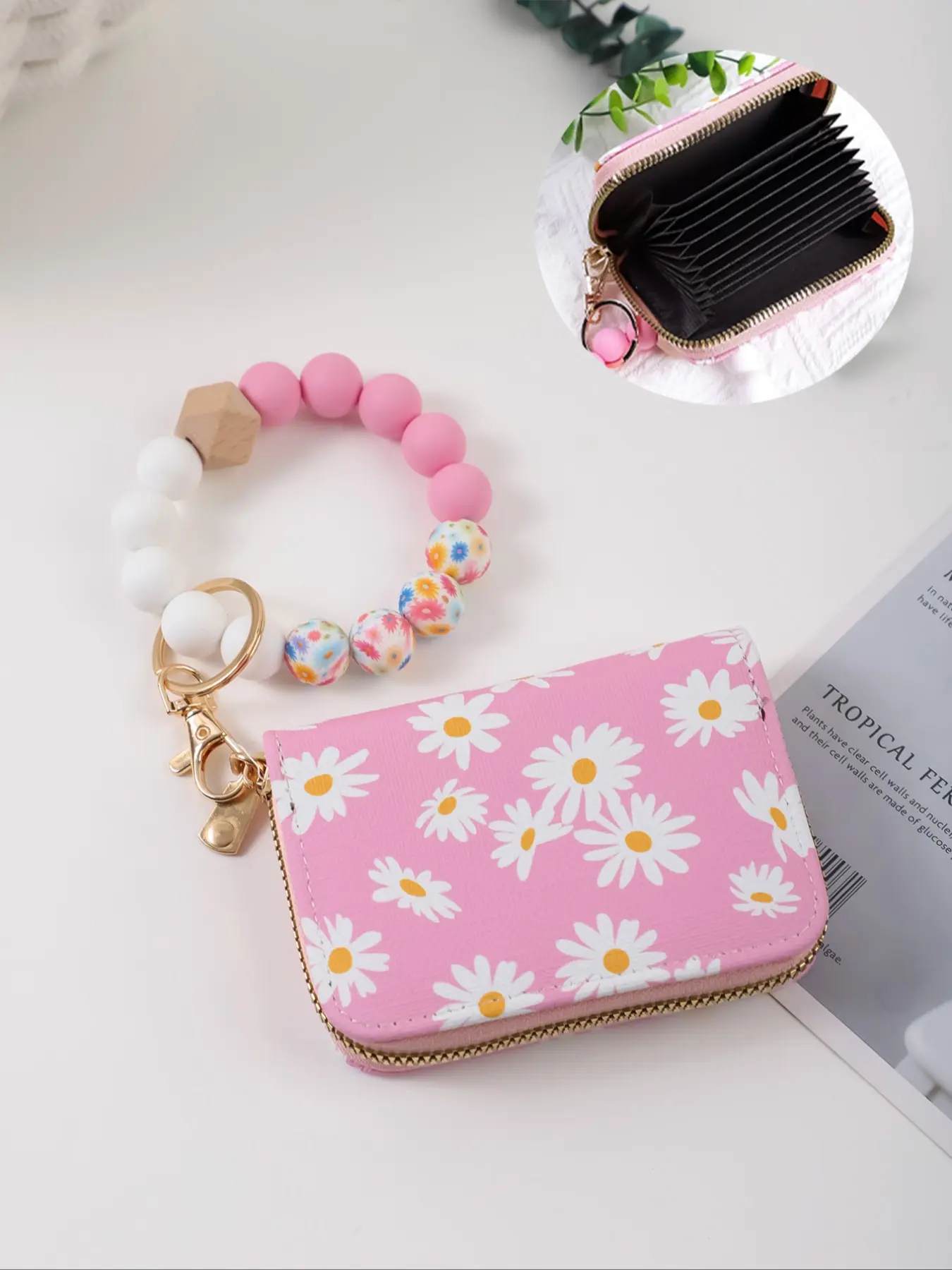 Mother's Day Gift, Macaron-Color Silicone Beaded Keychain with Daisy Print Zipper Credit Cards Holder Card Slots, Multiple Colors Available, Perfect Gift for Friends