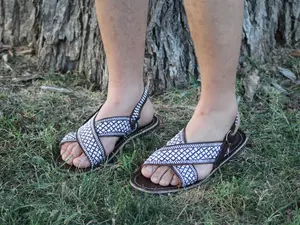 Mexican sandals with cushioned sole Cruzado cafe grecas