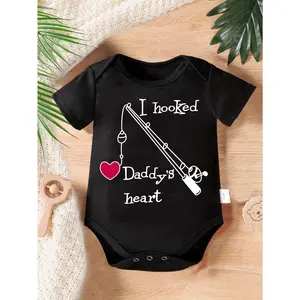 Cute Baby Bodysuit with I Hooked Daddys Heart Fishing Rod And Heart Print Soft Versatile Round Neck Button Detail Regular Fit All Seasons Knitted Fabric Onesie for 0-12 Months