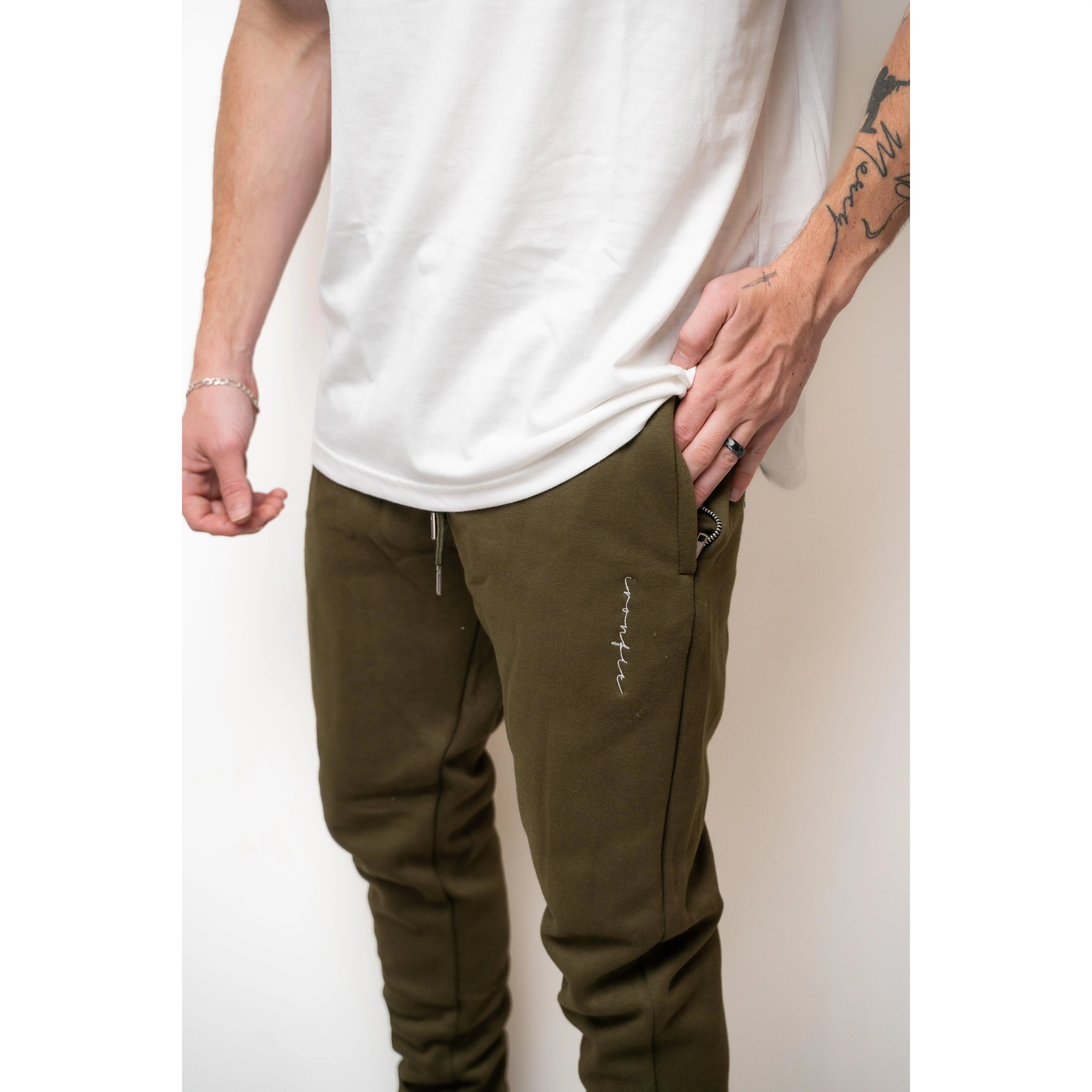 IRONFIT SIGNATURE JOGGERS - OLIVE GREEN