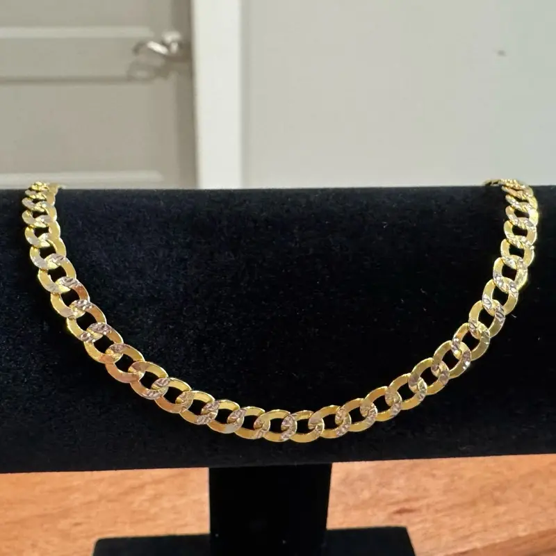 Manilla cubana adiamantada size 8” en oro 14k Manilla cubana adiamantada size 8” en oro 14k