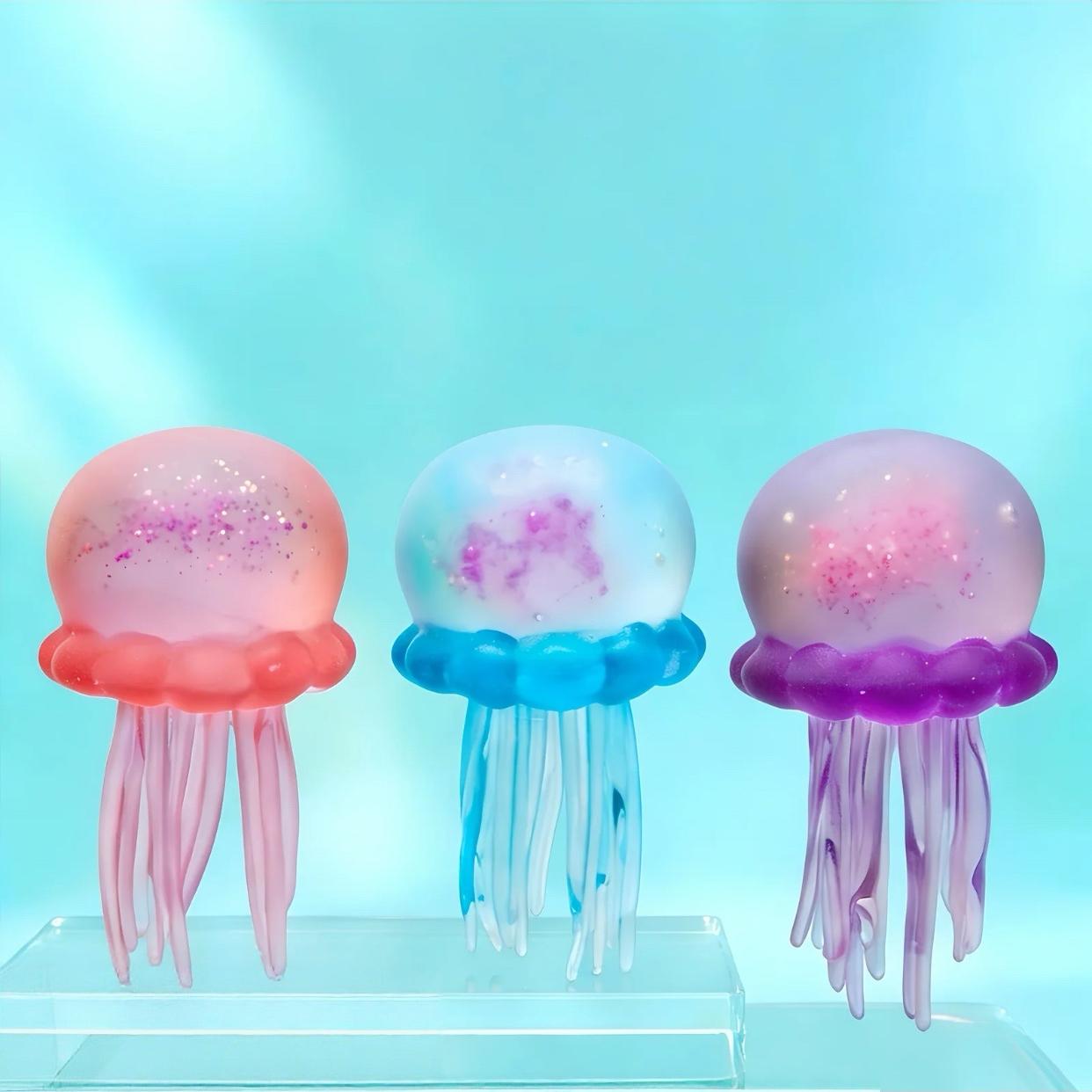 Jellyfish Squeeze Ball & Ice Cube RelaxationGadget, Home Leisure & Stress Relief Device for Indoor Use  Relieve stress from life and work