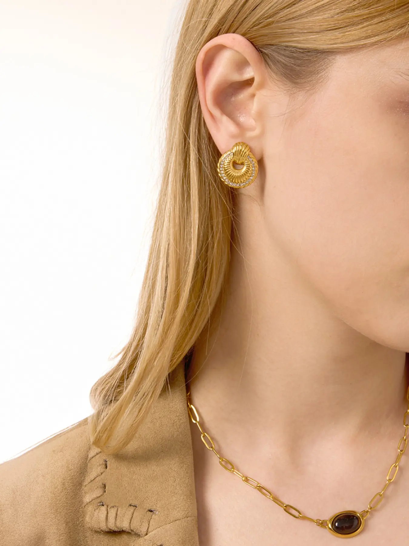 Ladies Earrings With Diamonds Round Hollowed Out Threads Horn Bags Door Handles Earrings Stainless Steel 18k Gold Plated Waterproof And Anti Allergy Classic Banquet Art Jewelry