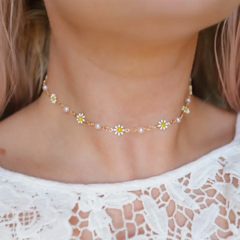 Daisy Chain Pearl Choker Necklace
