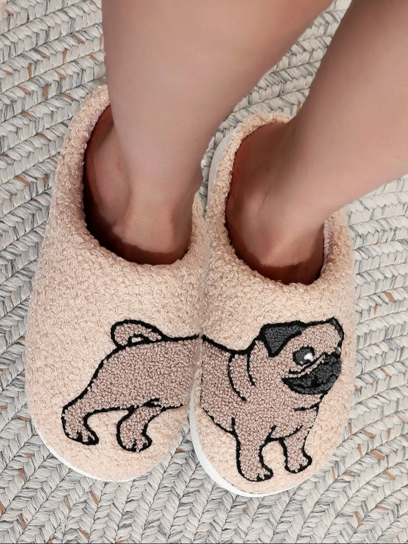 Soft Plush Dog Slippers for Men & Women, Cute Embroidered Pug Design, Fuzzy Warm Slippers, Indoor Outdoor Warm Non-Slip Shoes, Fall Winter Gift, Casual Slippers, Animal Slippers