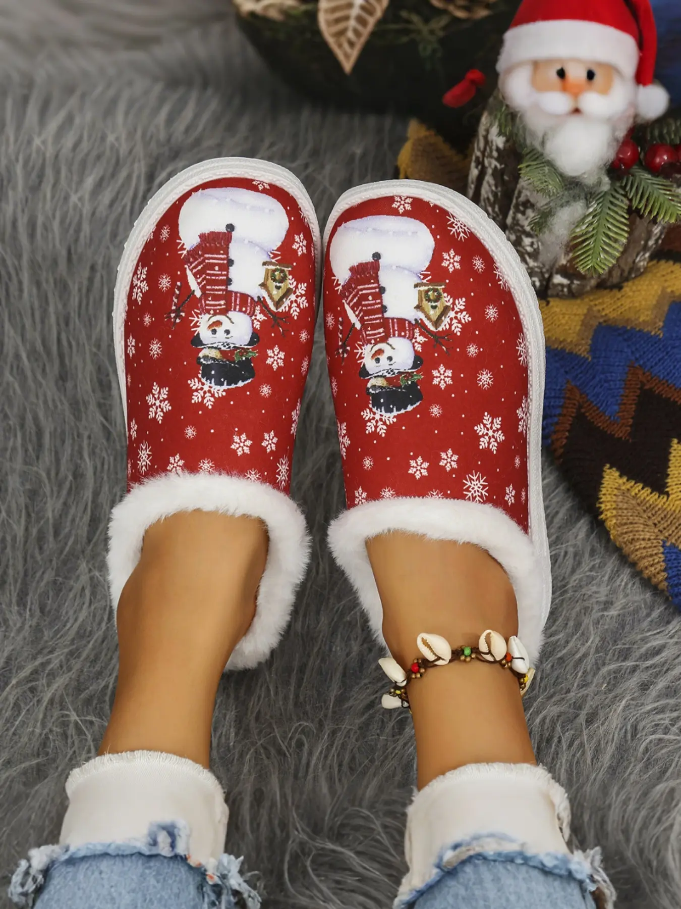 Winter Home Slippers with Snowman Design, Soft Plush Flat Bottom Slipper, Comfortable Holiday Floor Shoes for Cozy Winter Days