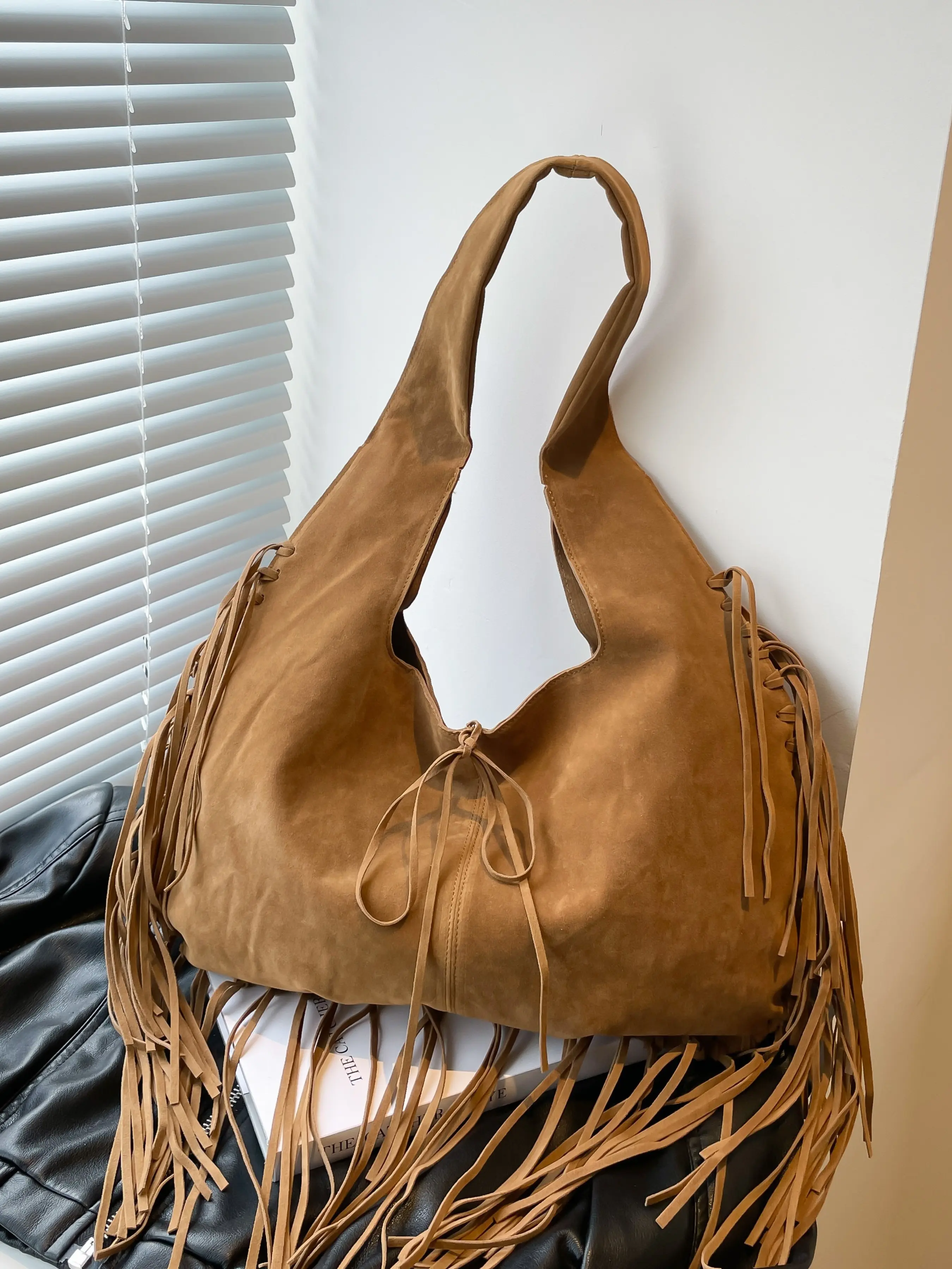 Women's Vintage Tassel Large Capacity Shoulder Bag, New Style Handbag Bohemian Matte Underarm Bag, Simple Design for Daily Use, Fringe Crossbody, Boho Style Crossbody