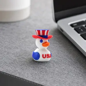 1pc Independence Day Duck Ornament, 250th Anniversary Duck Decorative Model, Handicraft Bathing Duck, Desktop and Car Festival Decoration