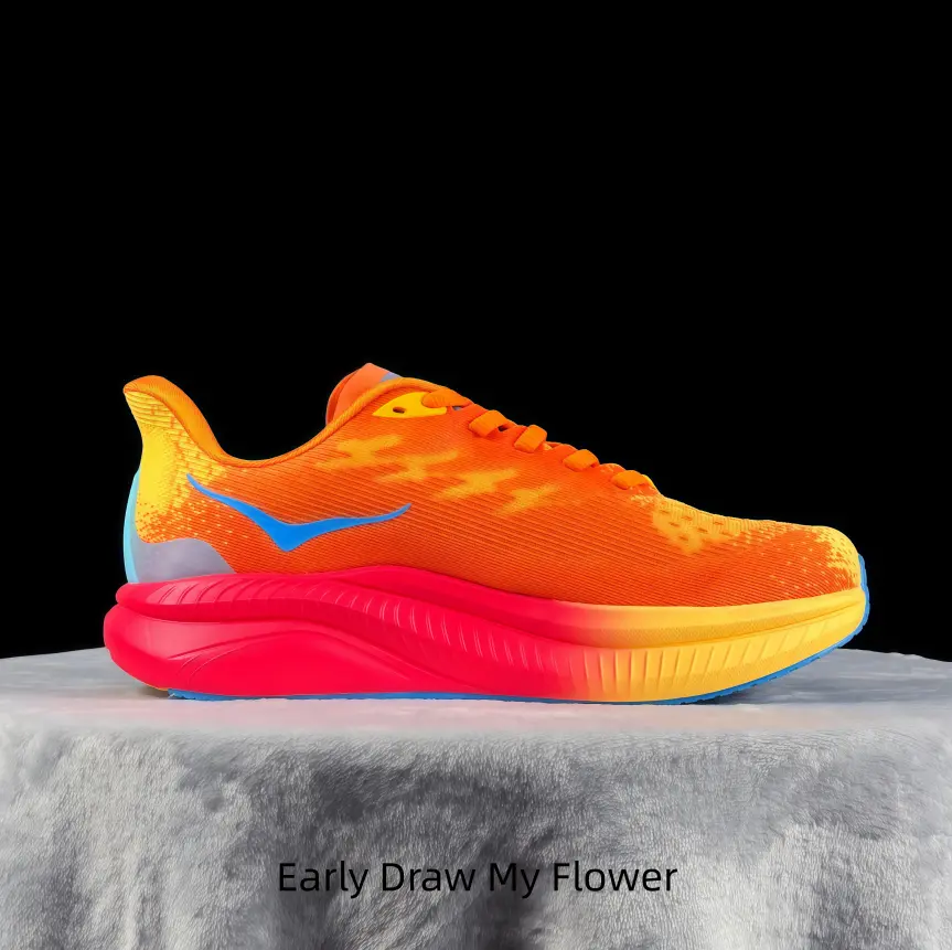 Bright orange gradient running shoes with vivid midsole color matching create eye-catching street style and stand out perfectly in all kinds of daily outdoor shooting scenes