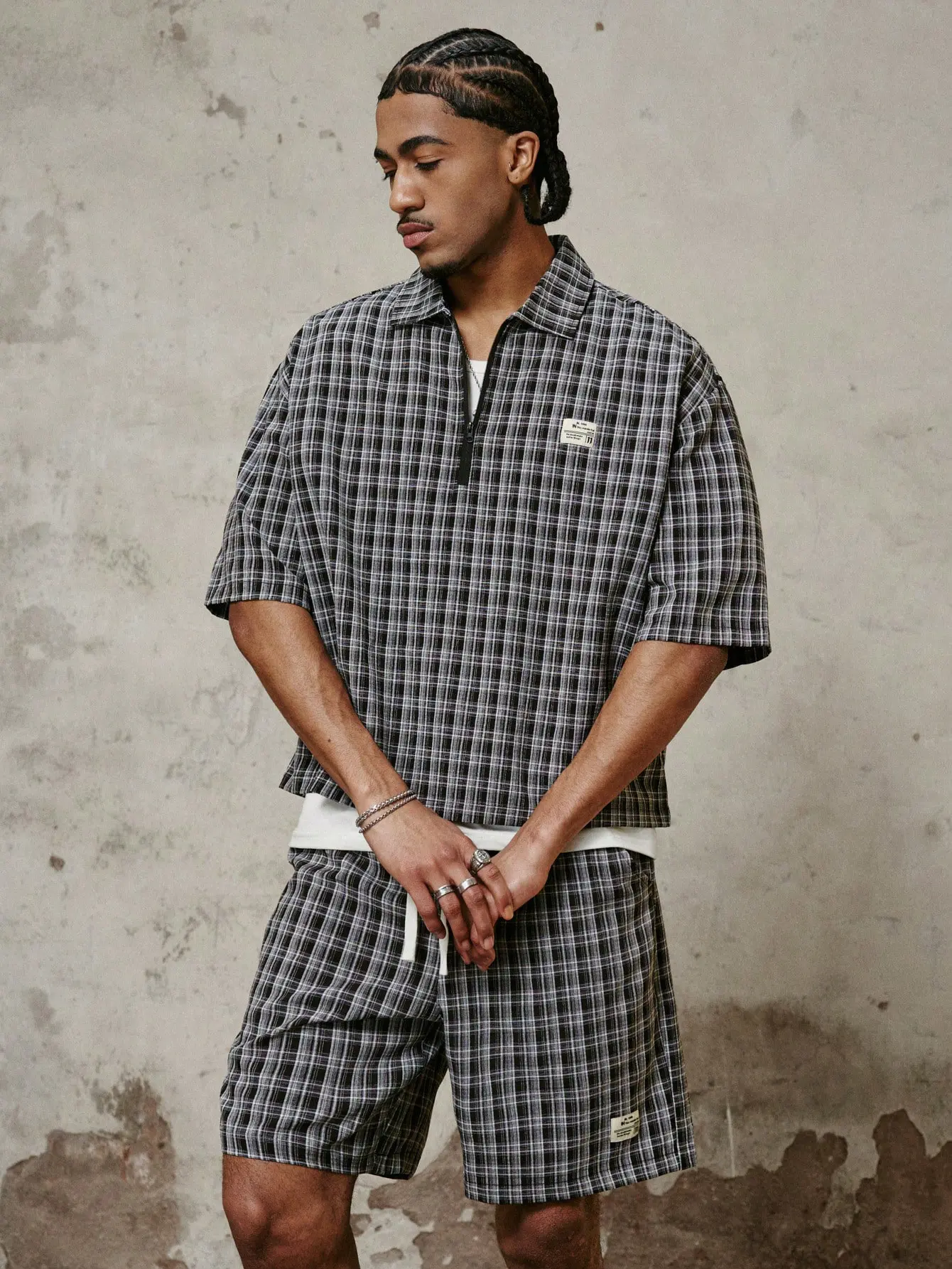 Men's 2 Piece Plaid Half Zip Short Sleeve Polo & Drawstring Shorts Set Breathable Textured Fabric, Cropped Half Zip Top, Elastic Waist 5 "Inseam Shorts, Multi Color Plaid, American Retro Street Style Summer Outfit for Beach & Leisure