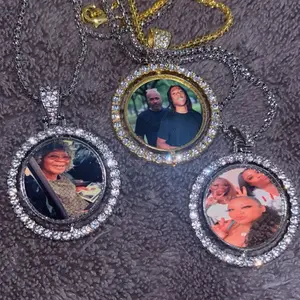 Custom Pendant Necklace with Personalized Photo Frame and Rhinestone Accents for Unique Jewelry Gifts