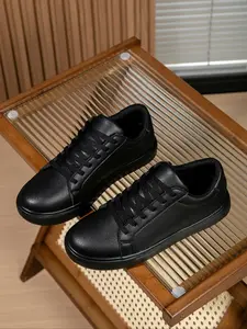 Men's Fashionable Triple Black Design Lace Up Low Top Flat Sneakers, Casual Breathable Comfortable Sports Shoes, Male All-match Round Toe Shoes for Daily Wear, Closed