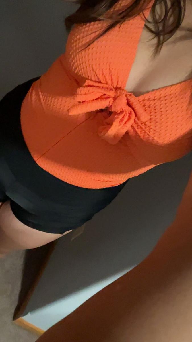 Item: Orange, Medium