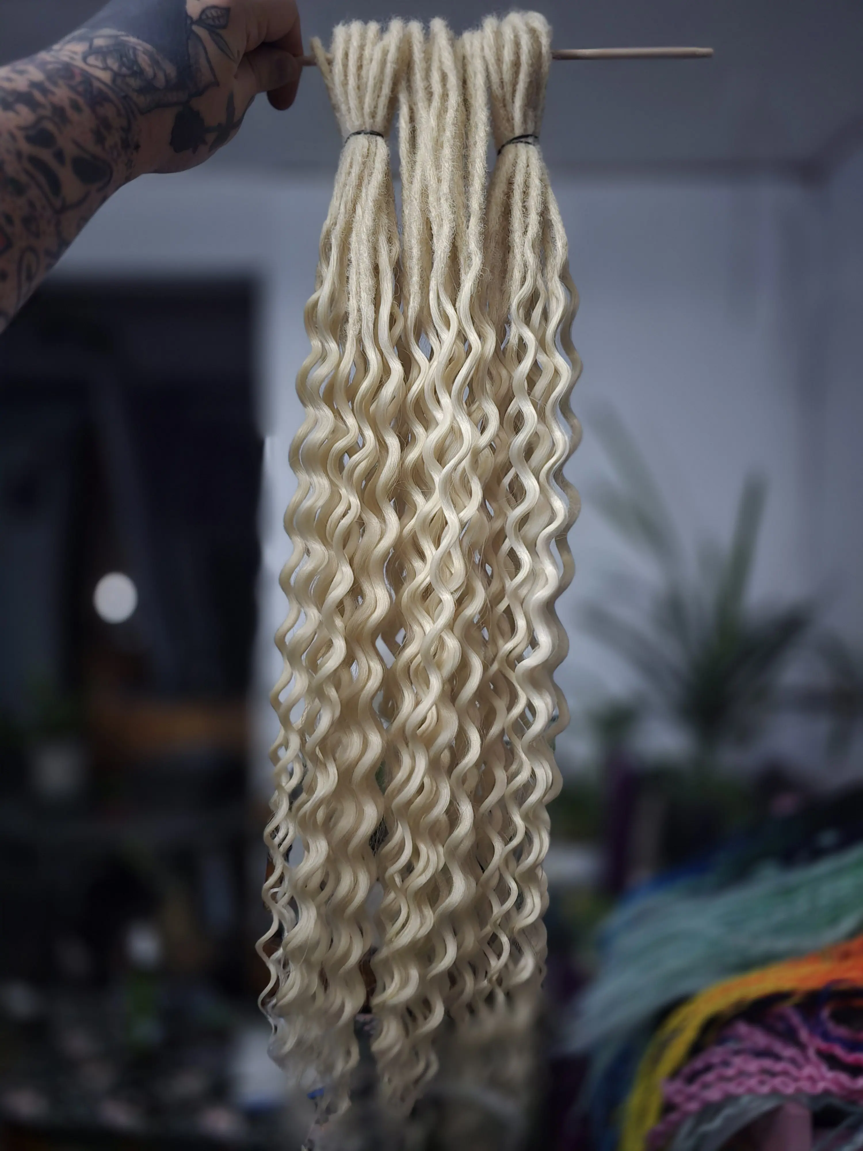 Wicked Willow — Curly 30 DE Blonde Set Dreadloc