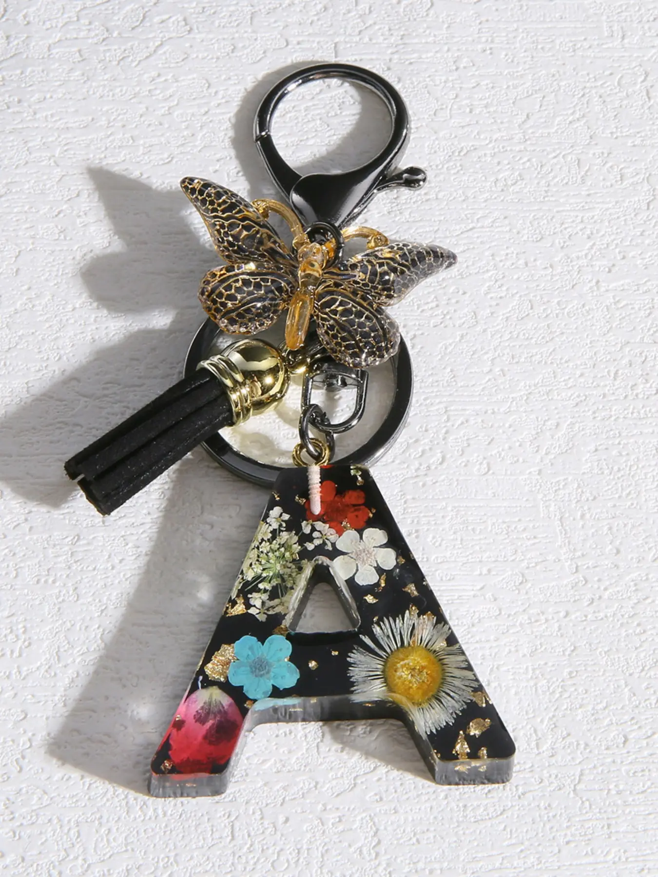 1pc/Initial keychain accessories Keychain Pendant Aesthetic Keychain Fashion Keychain Creative crystal glue butterfly dried flowers with English letters key ring chain decorations - Flower letters car backpack hanger gift of choice Stylish Keychain