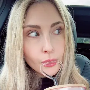 Anti-Wrinkle Straw fits 32 ounce - 40 ounce cups. Includes special cleaning straw! Cute box and great for gift! Glass Stylish Drinkware Tumbler