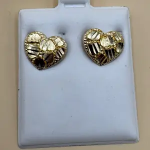 14k arete corazón