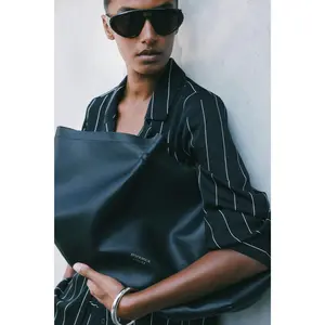 H&M Shopper with pouch