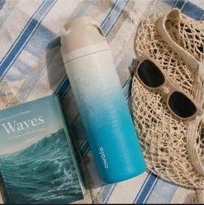Owala Rolling In 24oz FreeSip Insulated Stainless Steel Water Bottle Leakproof Ocean Blue Travel Bottle