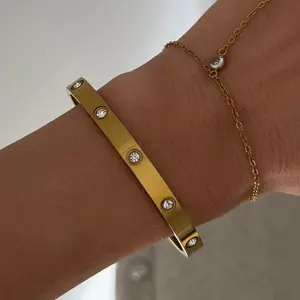 EVRY JEWELS Gold or Silver Plated Women's Hypoallergenic Classic Bangle Bracelet