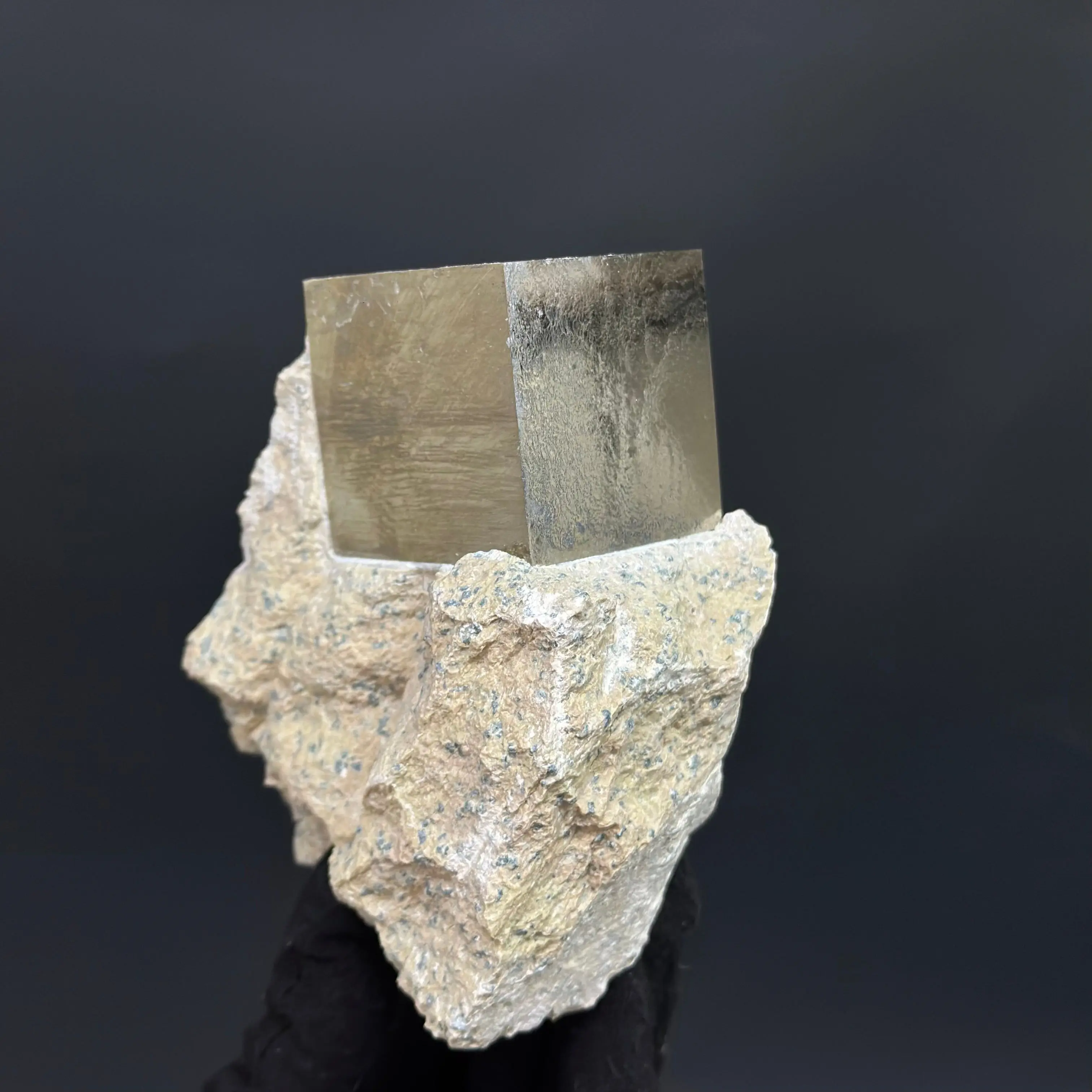 *Single Cubic Pyrite on Matrix from Mina Ampliación A Victoria, Navajún, Spain