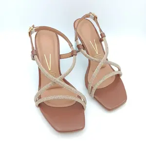 Elegant Vizzano sandals with crossed straps, comfortable medium heel in Mocca color