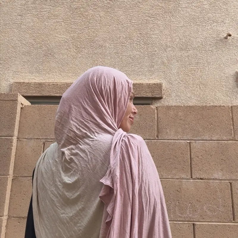 Strawberry sherbet ombré cotton jersey hijab Strawberry sherbet ombré cotton jersey hijab