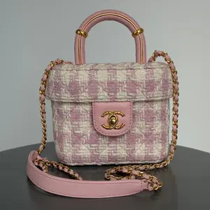Pre-owned Tweed Crossbody Bags Chanel Pink Ecru Handle Crush Small Vanity Case