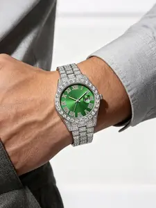 Silver Color Band Quartz Watch, Dial Analog Timepiece, Zinc Alloy Case, Fashionable Button Cell Battery, All Seasons Wear