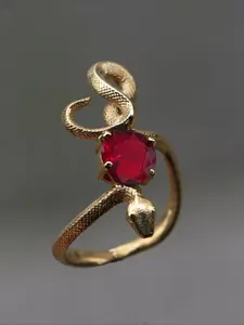 A Delicate and Luxurious Unique Snake-shaped Ring, with A Punk Gothic Style, Suitable for Wearing on Halloween or Any Other Occasion.