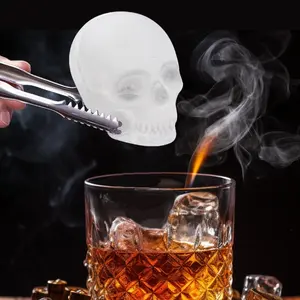 6 Cavity 3D Skull Silicone Ice Mold with Lid, Food Grade, Whiskey Ice Ball Maker for Halloween & Cocktails