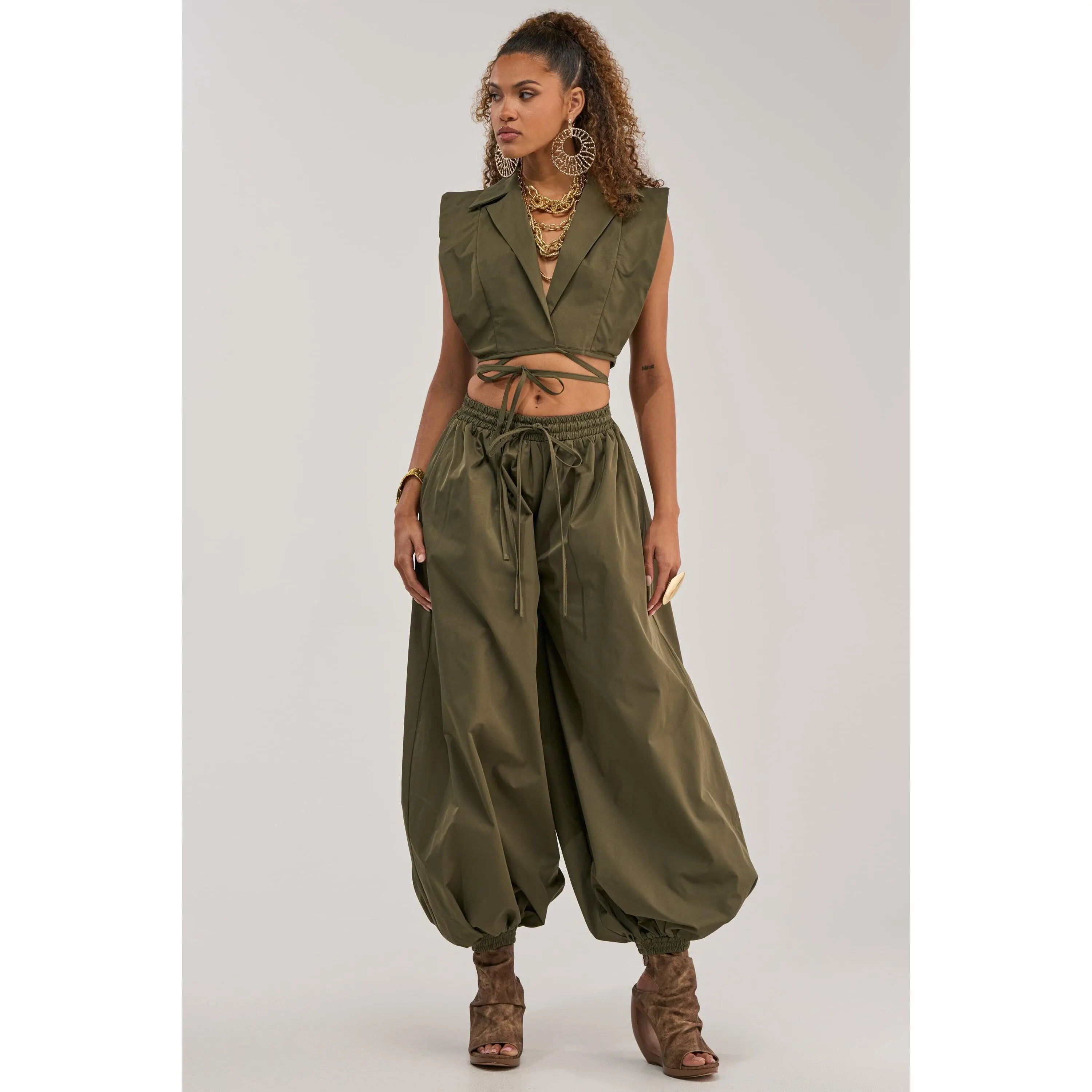 GUESS WHO BALLOON PANT IN OLIVE