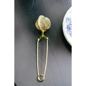 gold snap tea steeper