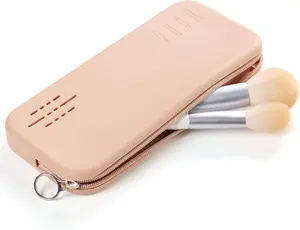 Travel Silicone Makeup brush Holder Portable Makeup brush Organizer Anti-fall Out Silicone Makeup Bag Travel Case Waterproof & Easy-Clean Small Pouch Travel Essentials for Women brushes