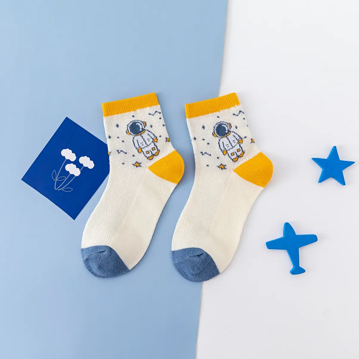 Original Design Cute Space Embroidery Pattern Toddler Boy Socks, Soft Breathable Stretch Kids Socks 。(Free gift styles are random.)