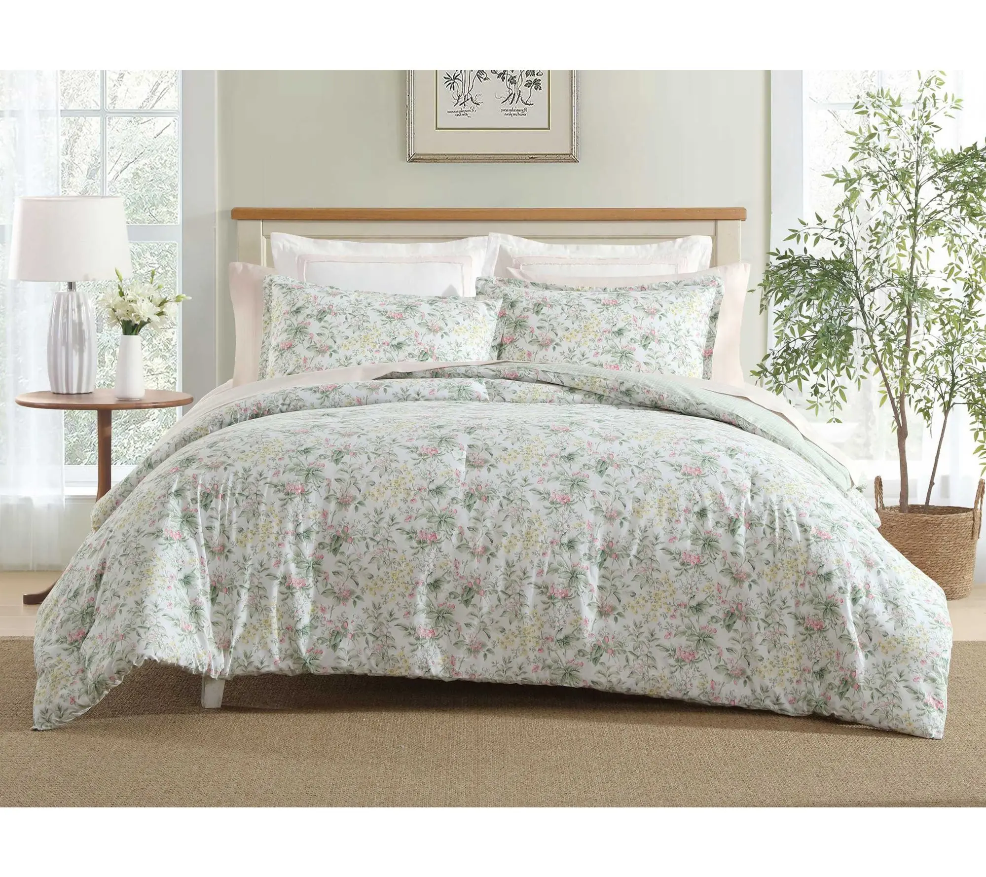 Laura Ashley Br amble Floral Pi nk Twin Comfort er Set