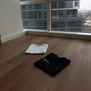 MadeByLouvend Essential Tee - Premium Streetwear T-shirt (Comfort fit)