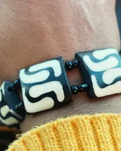 Giraffe Batik Stretch Bracelet