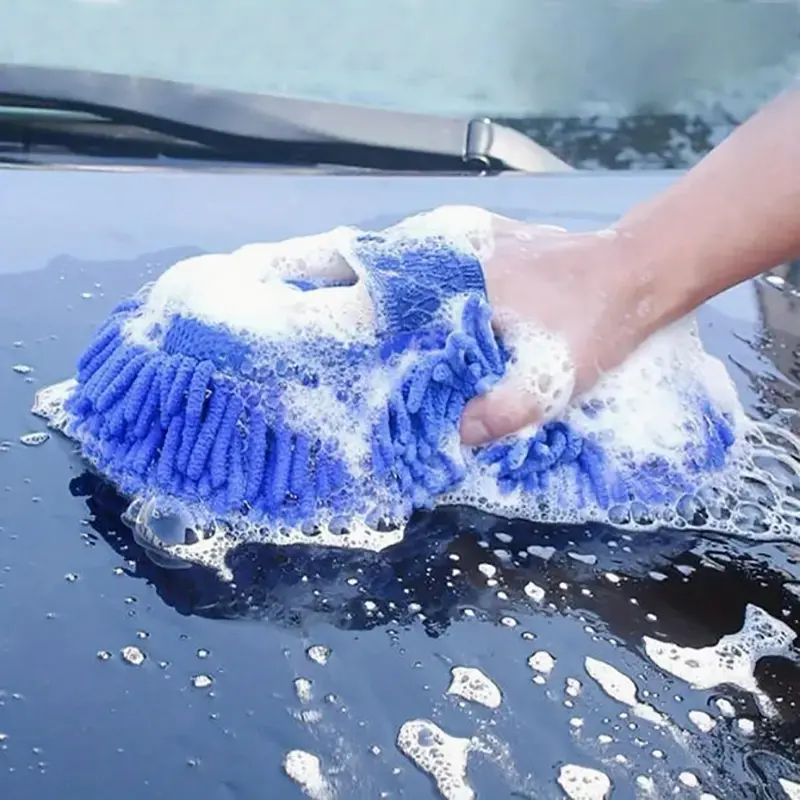 Durable Microfiber Car Wash Glove with Foam Covering, Perfect for Cleaning & Detailing, Essential Auto Care Tool, Non-Slip Grip Design