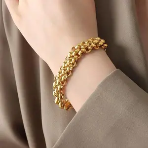 Gold-Plated Toggle Clasp Bracelet in Titanium Steel 18K Gold Plated Chain 7.1 Inch Length 23g Weight Imported Jewelry