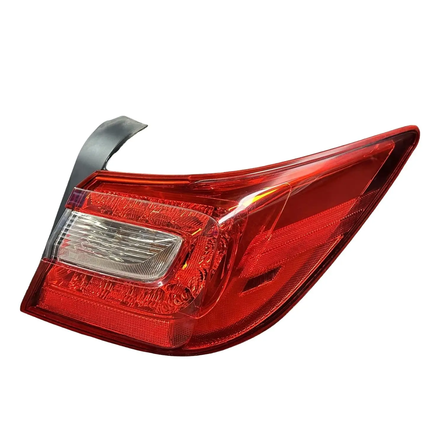 OEM Used Right Passenger Side Tail Light – 90,325 Miles – 2015-2019 Subaru Outback