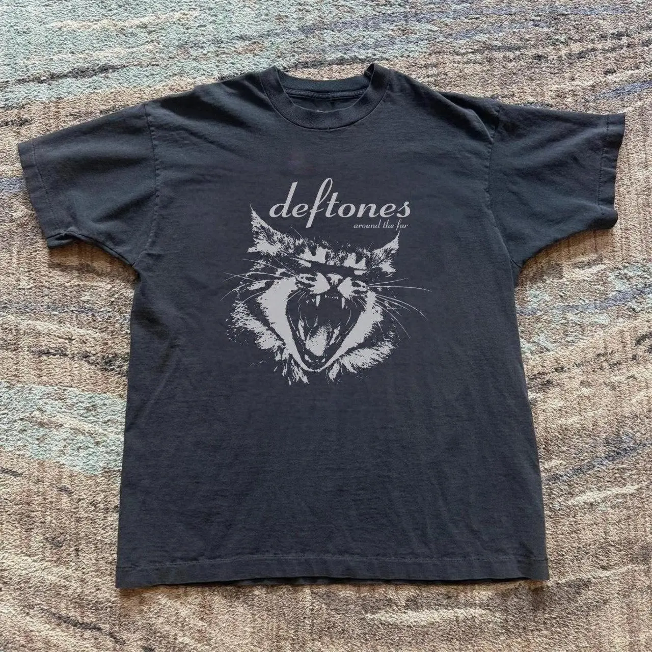 Deftones T-shirt Vintage Deftones Around The Fur Yawning Cat Graphic Tee, Retro Nu Metal Rock Band Shirt, Loose Fit Top