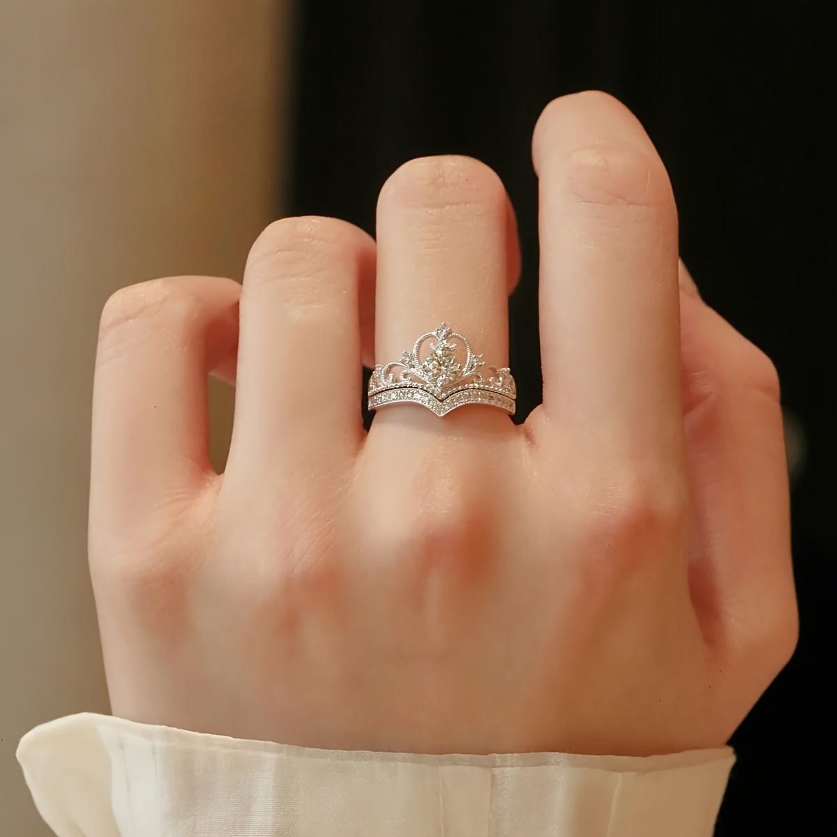 2Pcs Crown & Cubic Zirconia Ring Set – 18K Gold Plated, Rhinestone Accents, Elegant Stackable Rings, Perfect Valentine's Day Gift for Women