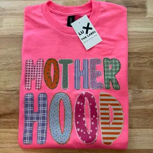 MOTHERHOOD GILDAN UNISEX T-SHIRT