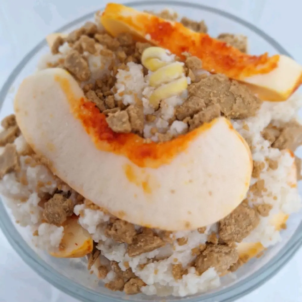 Amazing Candles Old Fashioned Peach Cobbler Candle Hand Poured with Peach Slices and Crumbly Topping